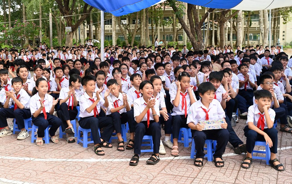 Sân khấu hóa tuyên truyền phòng, chống bạo lực gia đình trong trường học - ảnh 7