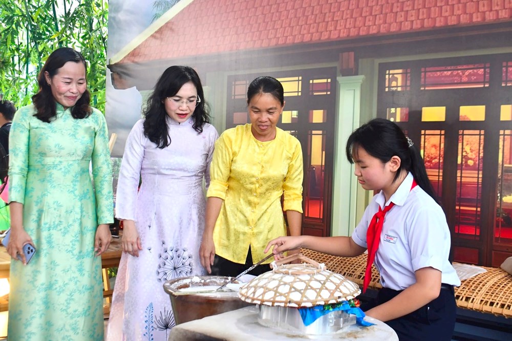 Bồi đắp tình yêu văn hóa dân tộc qua chương trình giáo dục di sản - ảnh 4