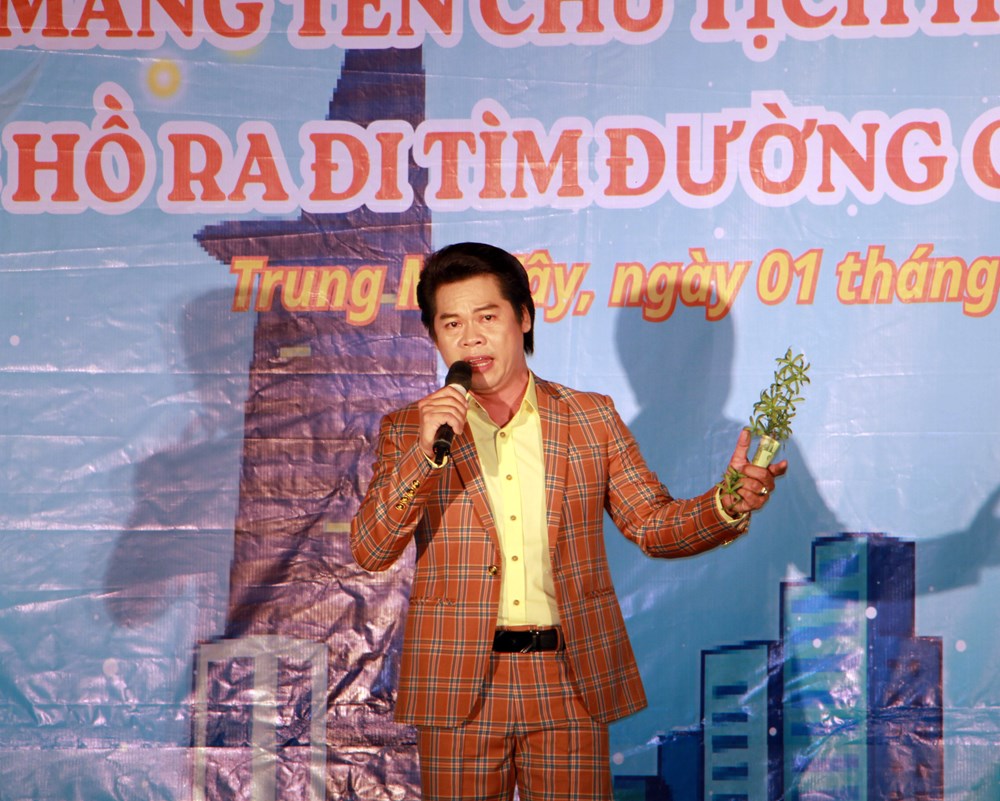 Văn nghệ chào mừng 50 năm Thành phố mang tên Bác tại phường Trung Mỹ Tây - ảnh 7