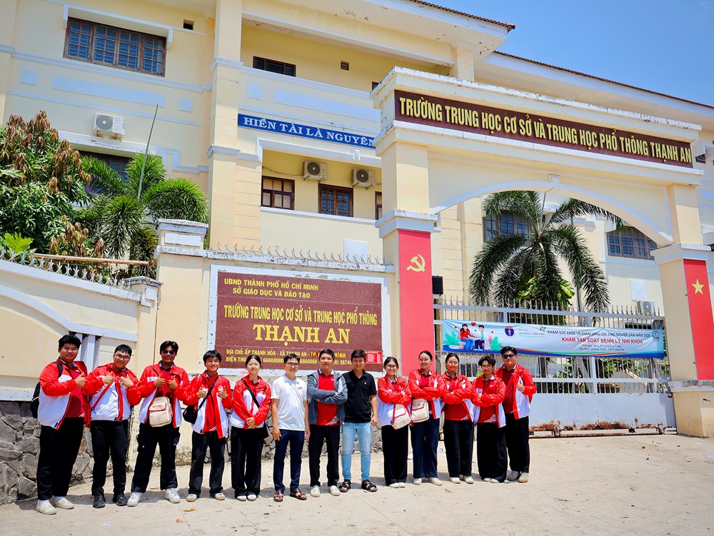 Trao tặng nhạc cụ Marching Band cho xã đảo Thạnh An, TP.HCM - ảnh 3