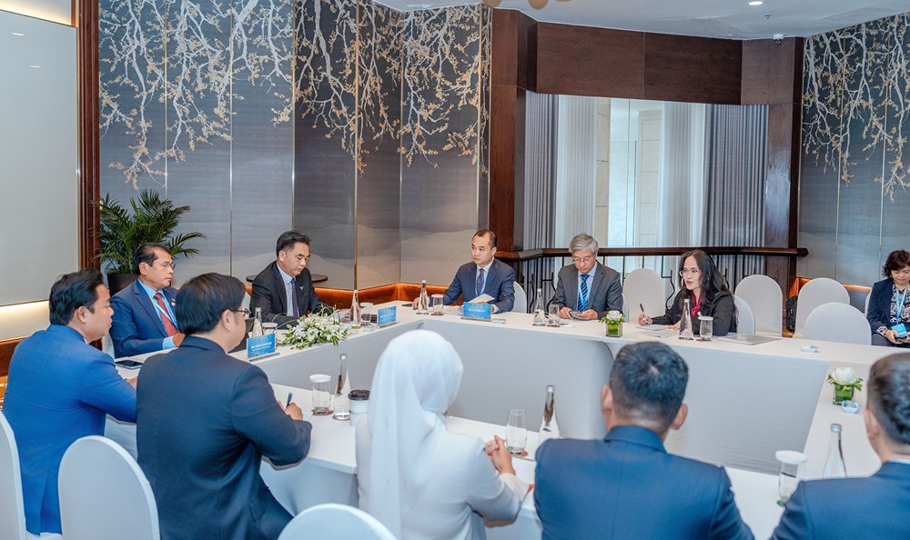 Lãnh đạo TP.HCM tham dự AFF 2026, thúc đẩy hợp tác địa phương trong khu vực - ảnh 4