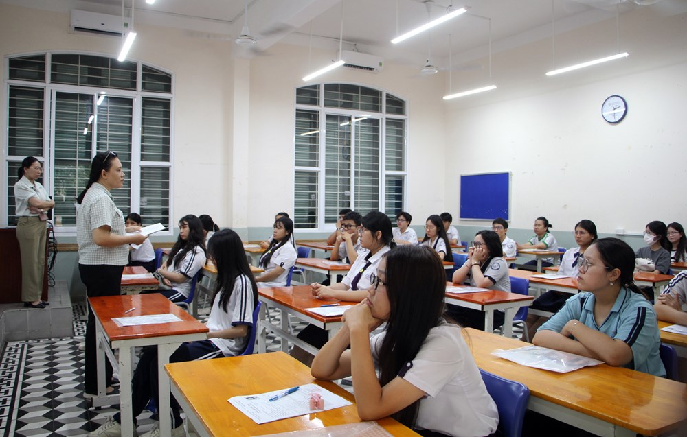 Gần 143.000 thí sinh TP.HCM bước vào kì thi tốt nghiệp THPT 2026 - ảnh 1