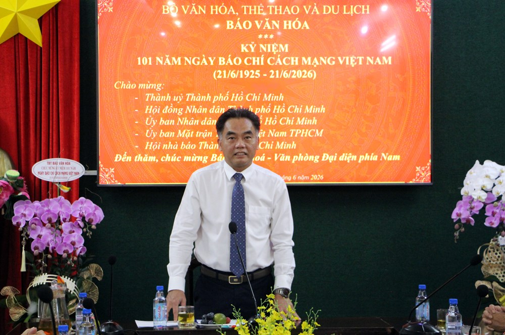 Lãnh đạo TP.HCM thăm, chúc mừng Báo Văn Hóa nhân Ngày Báo chí Cách mạng Việt Nam - ảnh 2