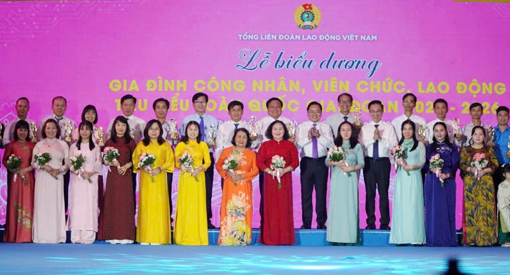 Biểu dương 95 gia đình công nhân, viên chức, lao động tiêu biểu toàn quốc - ảnh 1