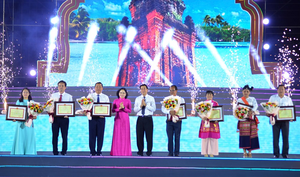 Dấu ấn của TP.HCM tại Ngày hội Văn hóa dân tộc Chăm lần thứ VI - ảnh 2
