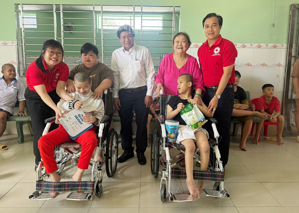 Hội Chữ thập đỏ TP.HCM triển khai nhiều hoạt động nhân đạo chào mừng 50 năm thành phố mang tên Bác - ảnh 2