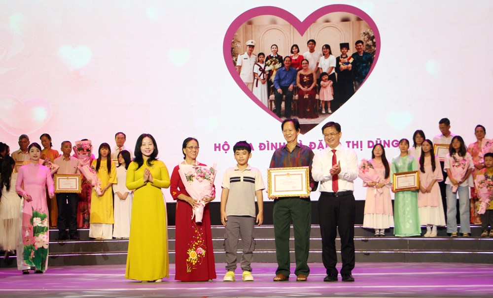 TP.HCM tuyên dương 104 gia đình Văn hóa - Hạnh phúc tiêu biểu năm 2026 - ảnh 4