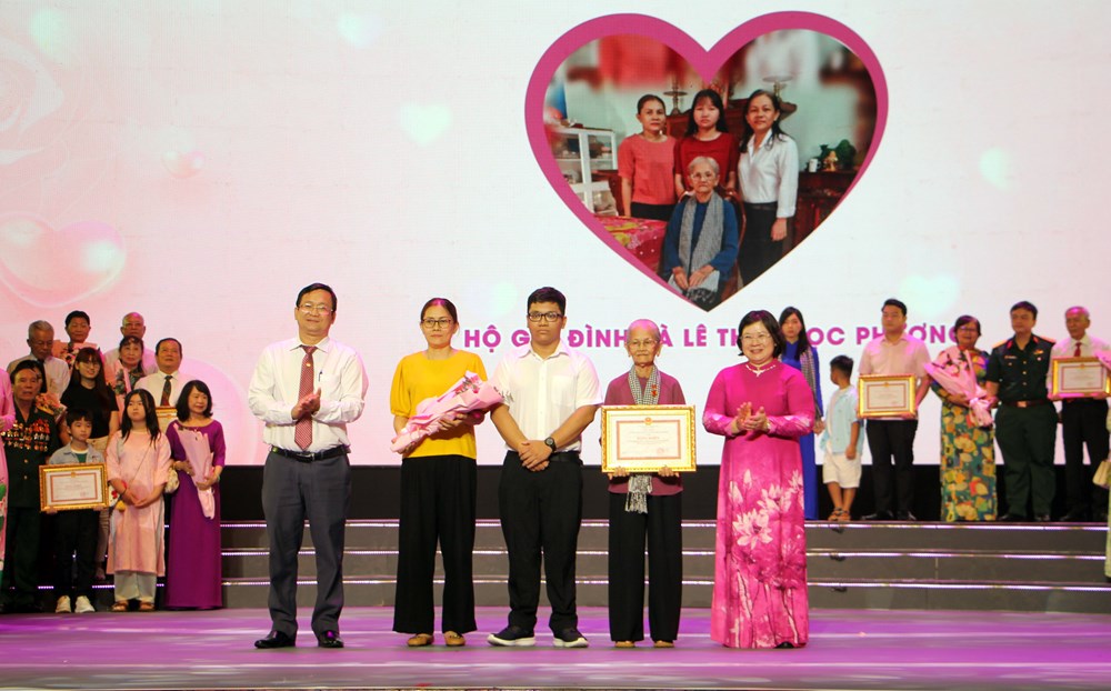 TP.HCM tuyên dương 104 gia đình Văn hóa - Hạnh phúc tiêu biểu năm 2026 - ảnh 3