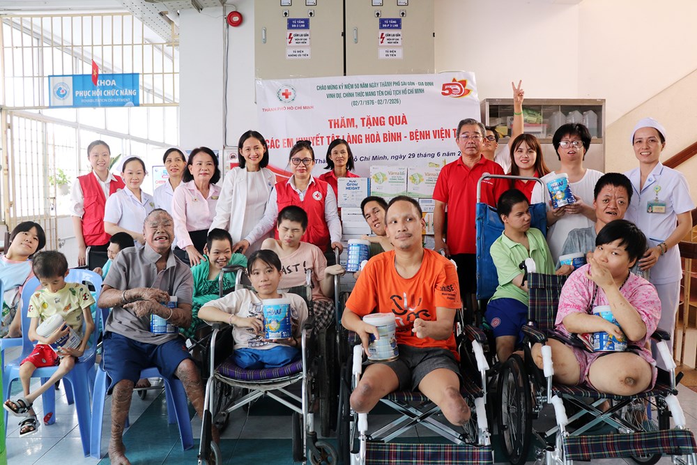 Hội Chữ thập đỏ TP.HCM triển khai nhiều hoạt động nhân đạo chào mừng 50 năm thành phố mang tên Bác - ảnh 1