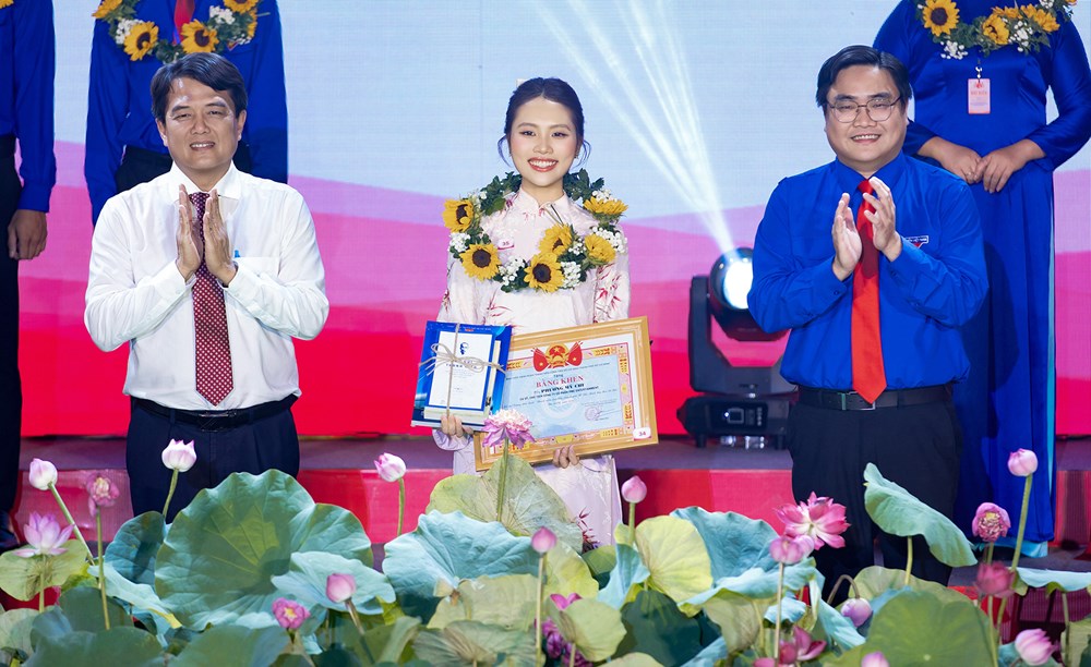 Phương Mỹ Chi được tuyên dương Thanh niên tiên tiến TP.HCM 2026 - ảnh 1
