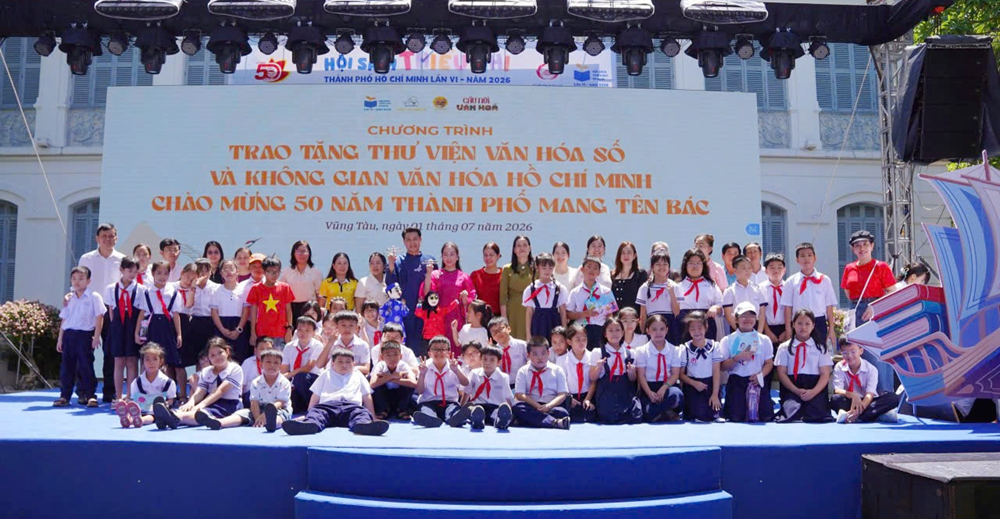 Trao tặng thư viện số, mở rộng không gian trải nghiệm văn hóa cho thiếu nhi - ảnh 4