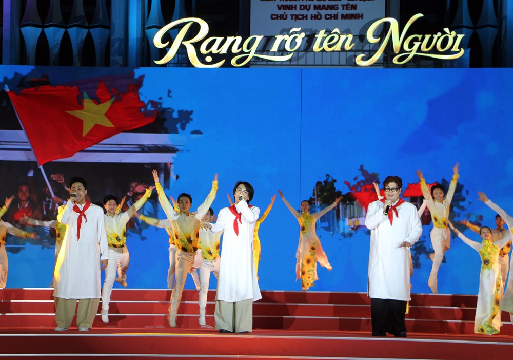 Tối nay 2.7, chương trình nghệ thuật - chính luận “Rạng rỡ tên Người” kết nối với nhiều điểm cầu - ảnh 2