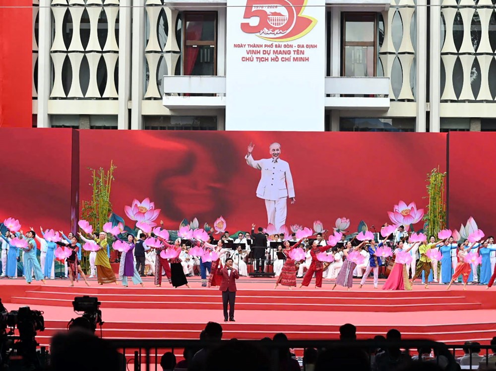TP.HCM trọng thể kỷ niệm 50 năm Ngày Thành phố vinh dự mang tên Bác - ảnh 4