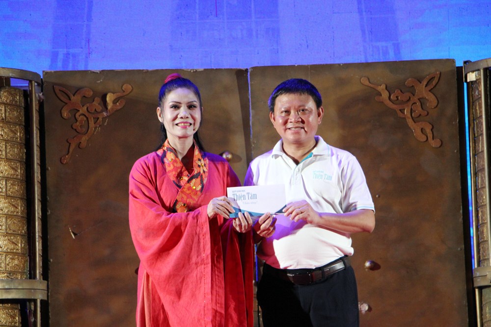 Quỹ Giáo dục Thiện Tâm đồng hành đưa sân khấu lịch sử đến các trường đại học - ảnh 2