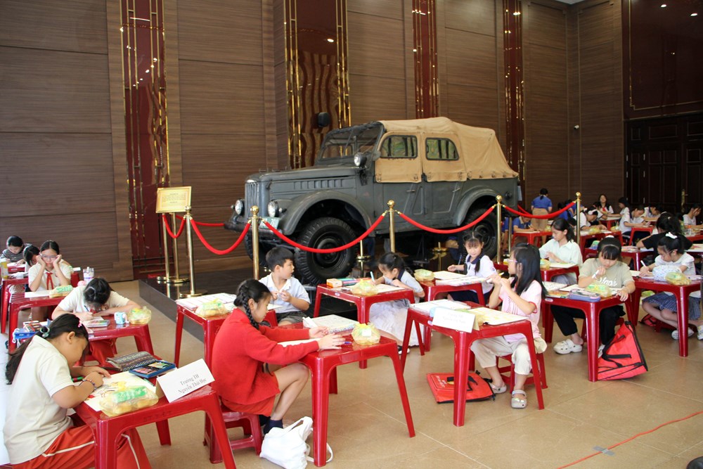 370 thiếu nhi tham gia cuộc thi vẽ tranh về Bác Tôn năm 2026 - ảnh 5