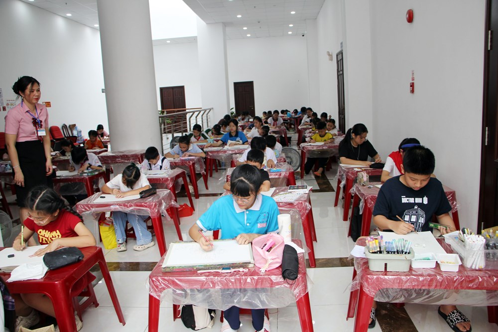 370 thiếu nhi tham gia cuộc thi vẽ tranh về Bác Tôn năm 2026 - ảnh 4