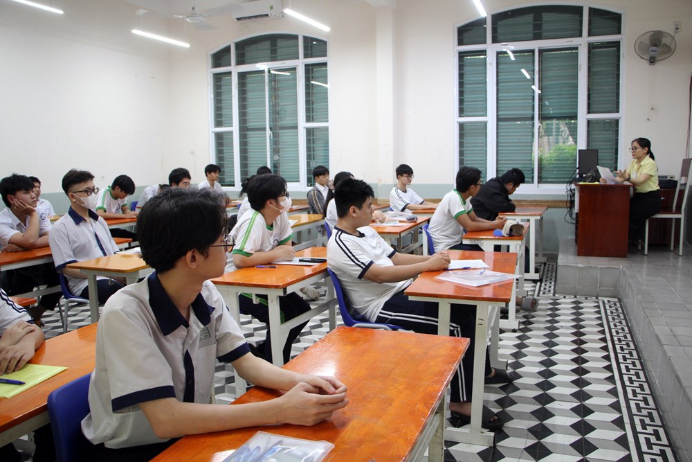 Công bố điểm sàn khối ngành sư phạm, sức khỏe và pháp luật năm 2026 - ảnh 1