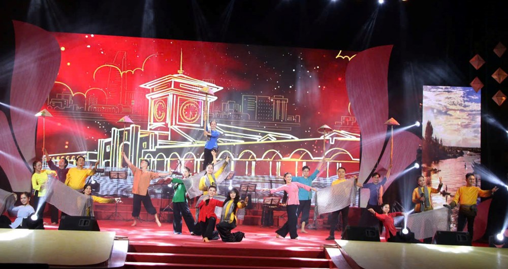 Sắc màu 'Tinh hoa hội tụ' của TP.HCM tại Hội diễn dân ca toàn quốc 2026 - ảnh 7
