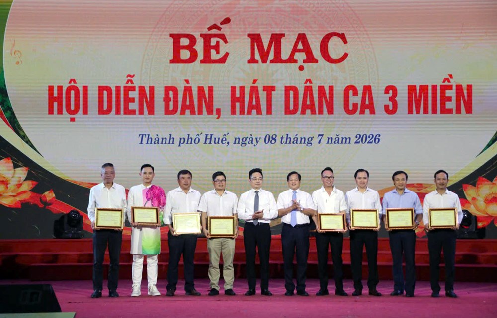 Sắc màu 'Tinh hoa hội tụ' của TP.HCM tại Hội diễn dân ca toàn quốc 2026 - ảnh 1