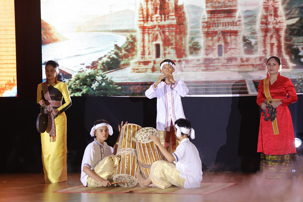 Sinh viên lan tỏa giá trị văn hóa Chăm qua dự án nghệ thuật “Chăm kể” - ảnh 4
