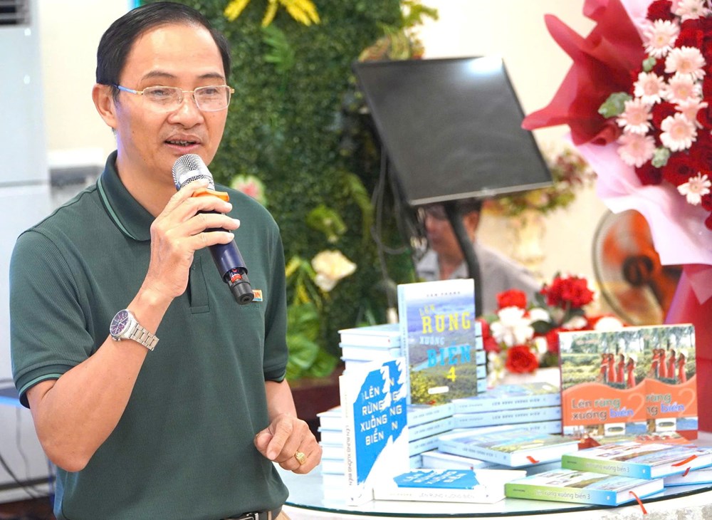 Giao lưu ra mắt sách “Lên rừng xuống biển 4” - ảnh 2