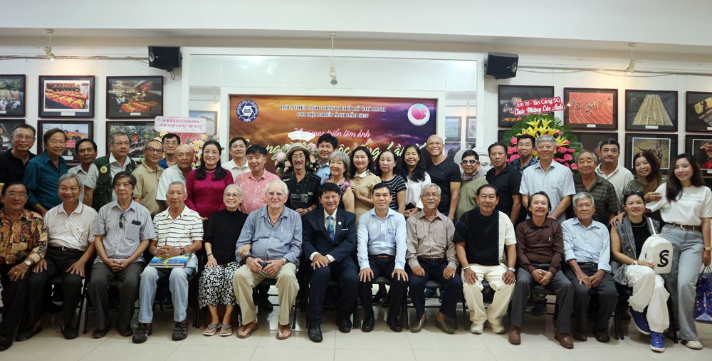 Khai mạc triển lãm ảnh nghệ thuật “Con người và cuộc sống lần thứ X” - ảnh 3