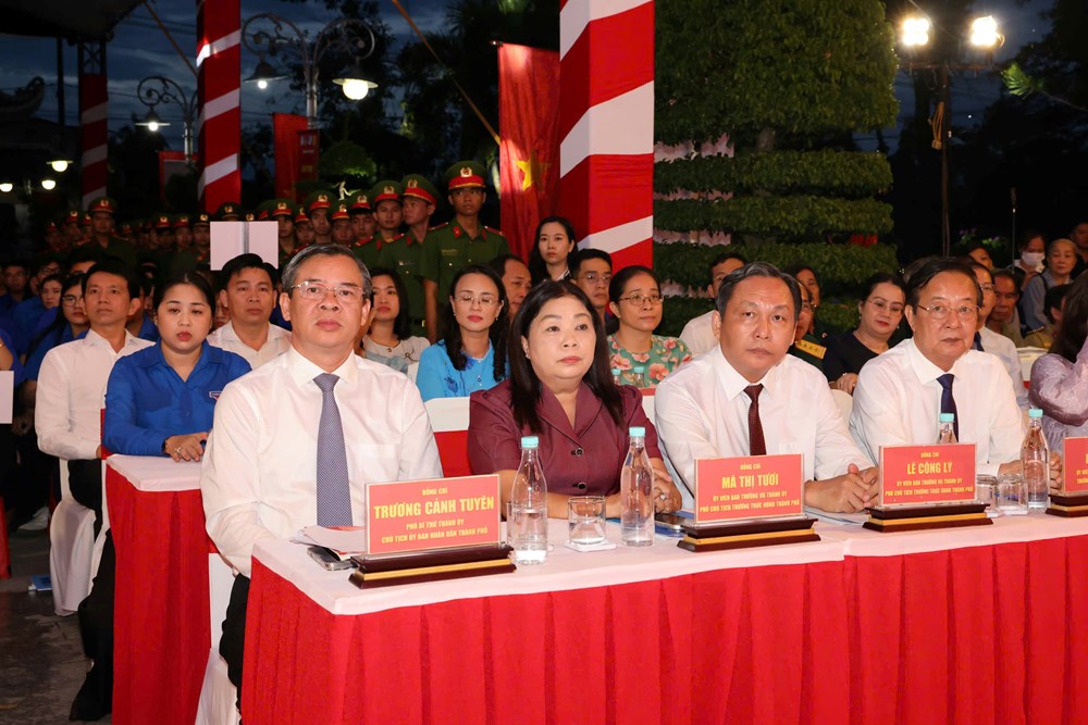 Thắp nến tri ân 42.538 Anh hùng liệt sĩ quê hương Cần Thơ - ảnh 3