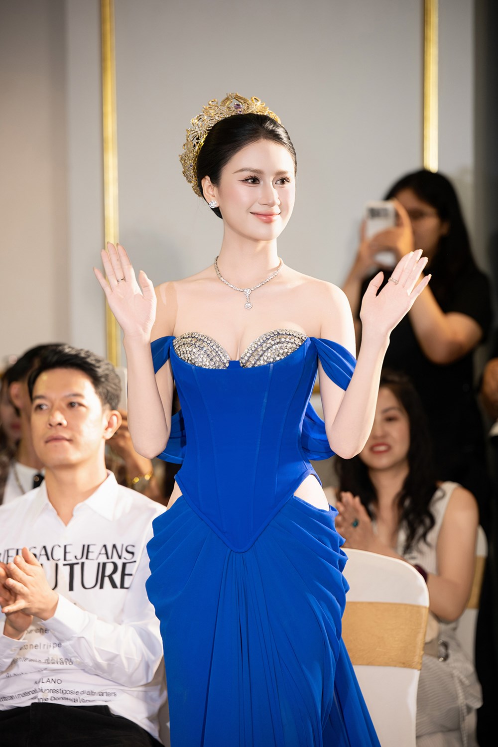 Á hậu Trần Thụy Thúy Tiên nói về tiêu chí của một hoa hậu thời nay - ảnh 3