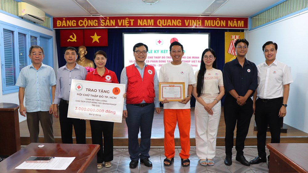 Một nhà hảo tâm dành toàn bộ tiền lương trong 73 tháng cho hoạt động nhân đạo - ảnh 2