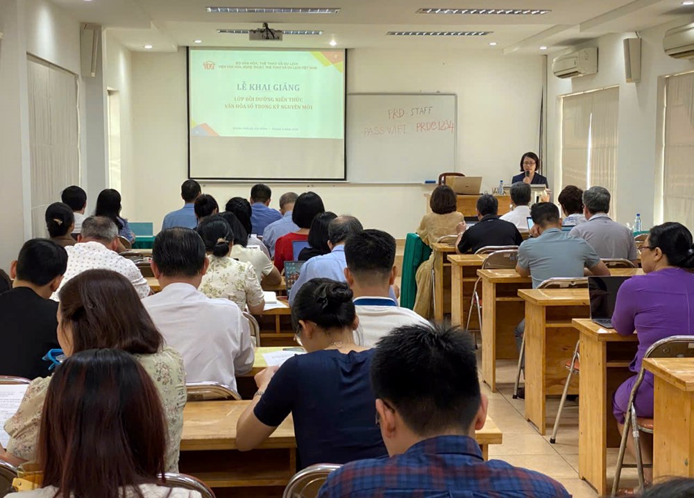 Bồi dưỡng kiến thức văn hóa số trong kỷ nguyên mới - ảnh 1