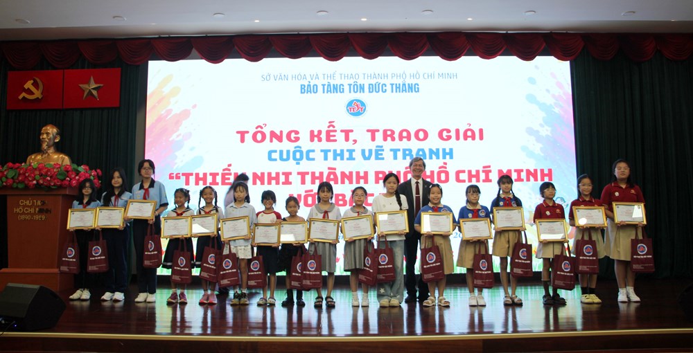 Trao 92 giải cuộc thi vẽ tranh “Thiếu nhi TP.HCM với Bác Tôn” - ảnh 3