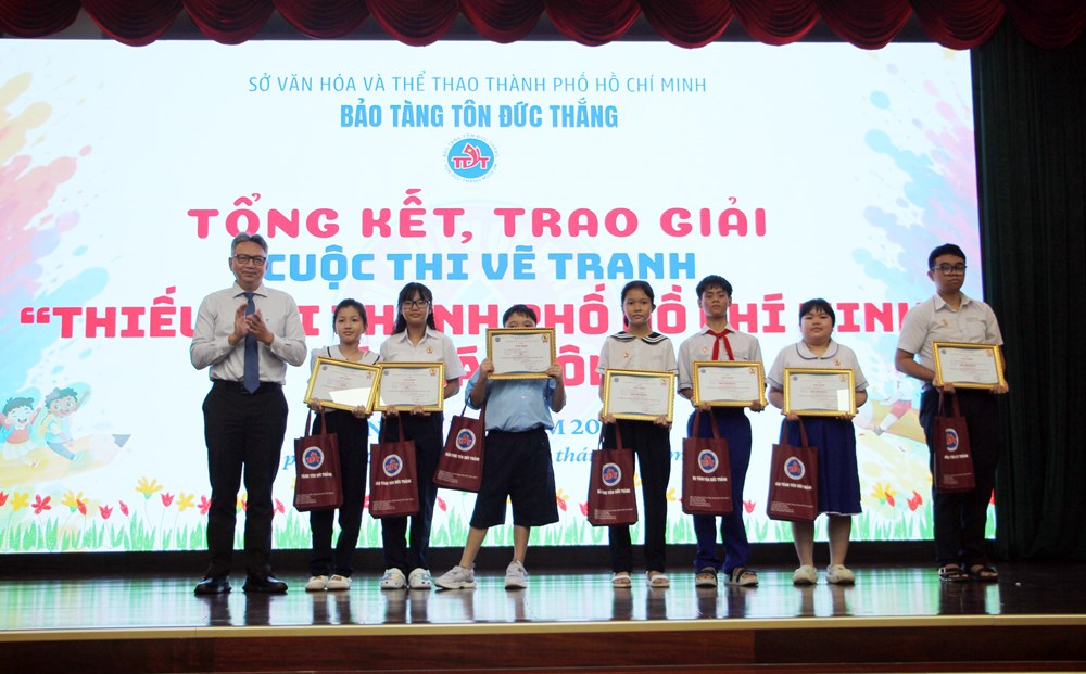 Trao 92 giải cuộc thi vẽ tranh “Thiếu nhi TP.HCM với Bác Tôn” - ảnh 2