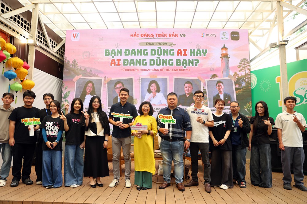 “Hải đăng trên bản” tiếp tục đưa sách đến học sinh vùng cao - ảnh 6