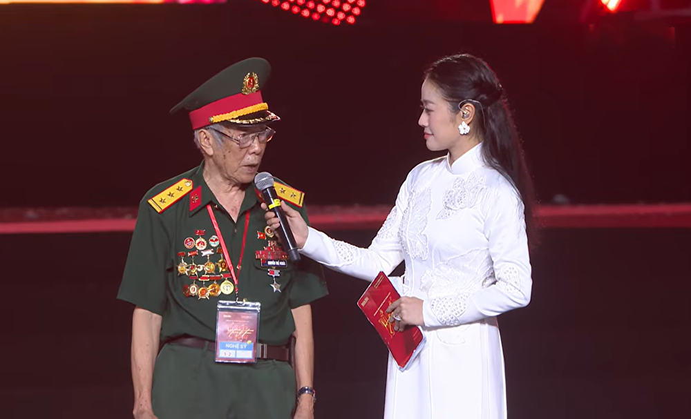 Hơn 70.000 khán giả hòa chung tình yêu Tổ quốc - ảnh 9