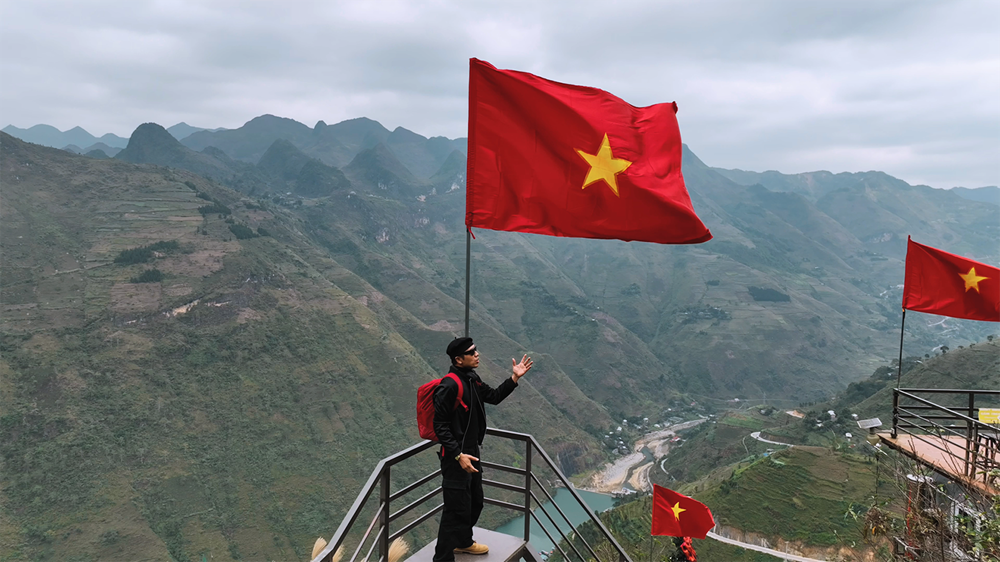 Dương Quốc Hưng và NSND Thanh Hoa cùng cất tiếng hát về Tổ quốc - ảnh 1