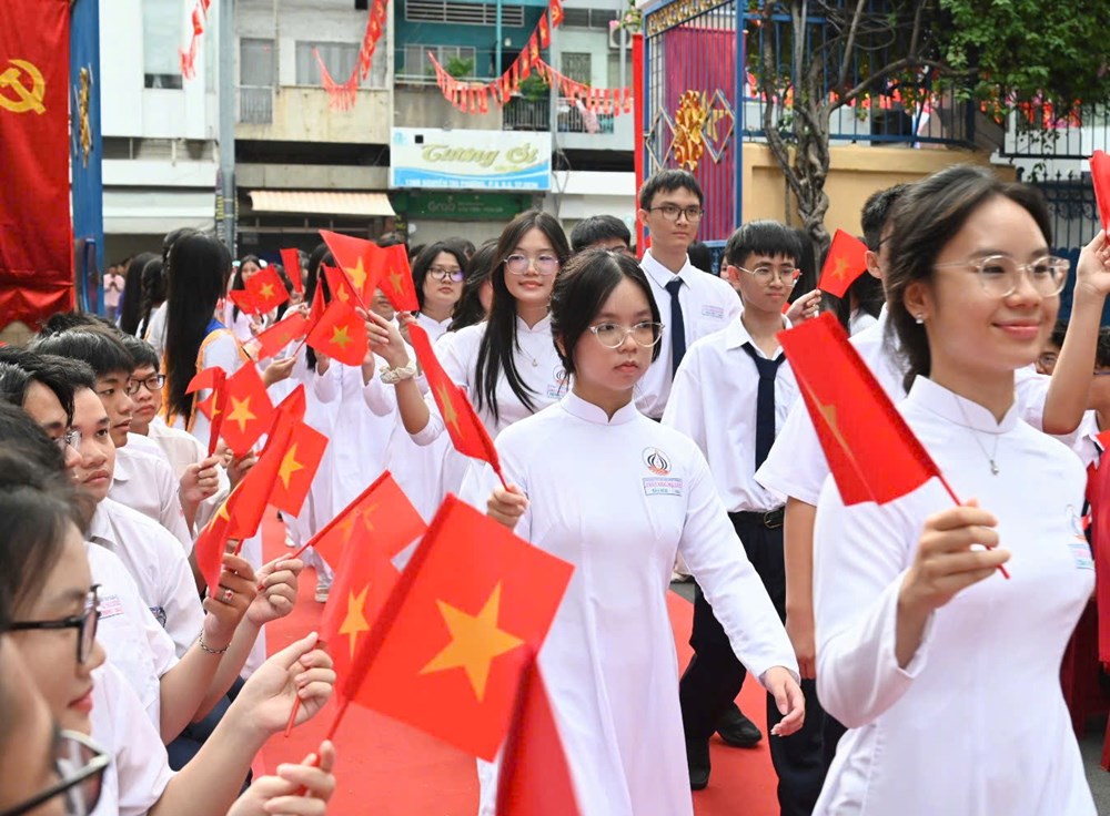 Hơn 2,6 triệu học sinh TP.HCM bước vào năm học mới - ảnh 8
