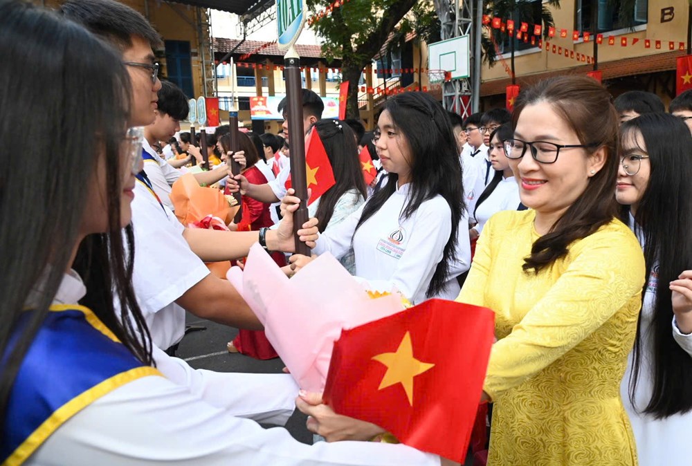 Hơn 2,6 triệu học sinh TP.HCM bước vào năm học mới - ảnh 7