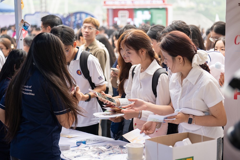 Khoa học xã hội và nhân văn giúp chúng ta hiểu con người, hiểu văn hóa - ảnh 6