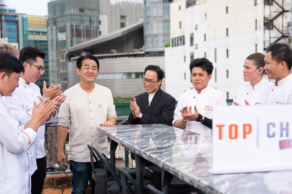 Chef Peter Cường Franklin hướng dẫn đầu bếp nâng tầm bún riêu theo phong cách Michelin - ảnh 5