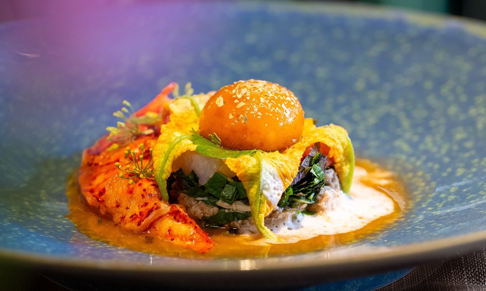 Chef Peter Cường Franklin hướng dẫn đầu bếp nâng tầm bún riêu theo phong cách Michelin - ảnh 3
