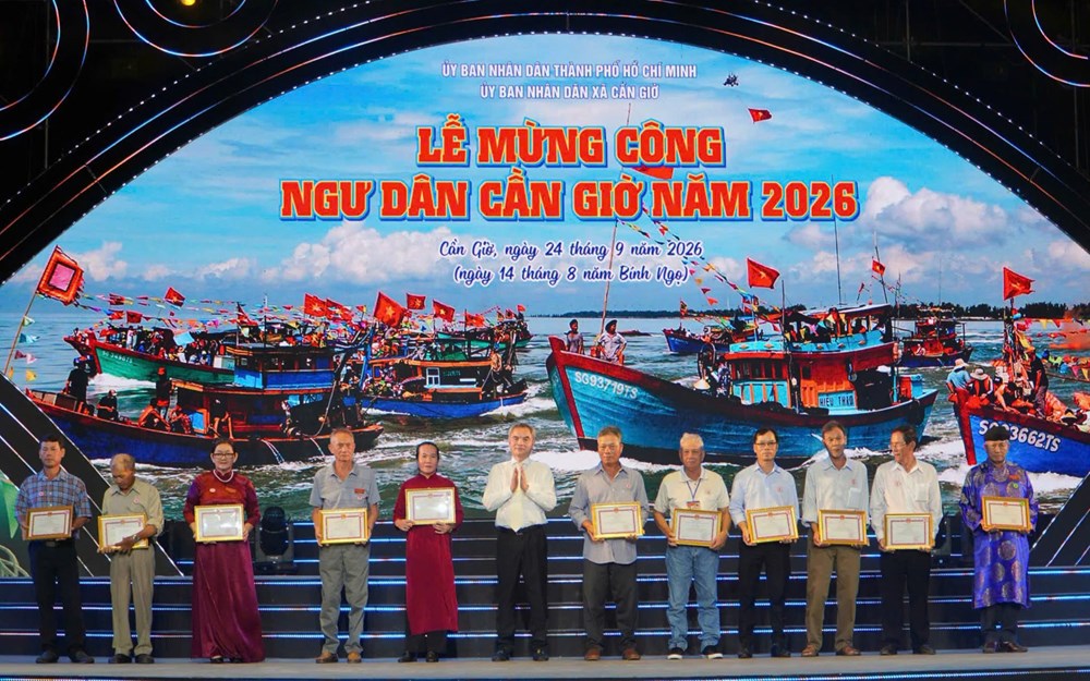Tri ân người bám biển - ảnh 3