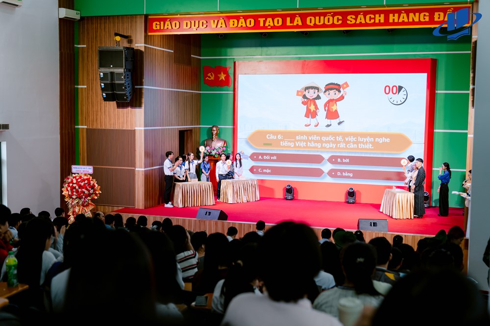 Sinh viên Lào, Campuchia kể chuyện Mê Kông bằng tiếng Việt - ảnh 1