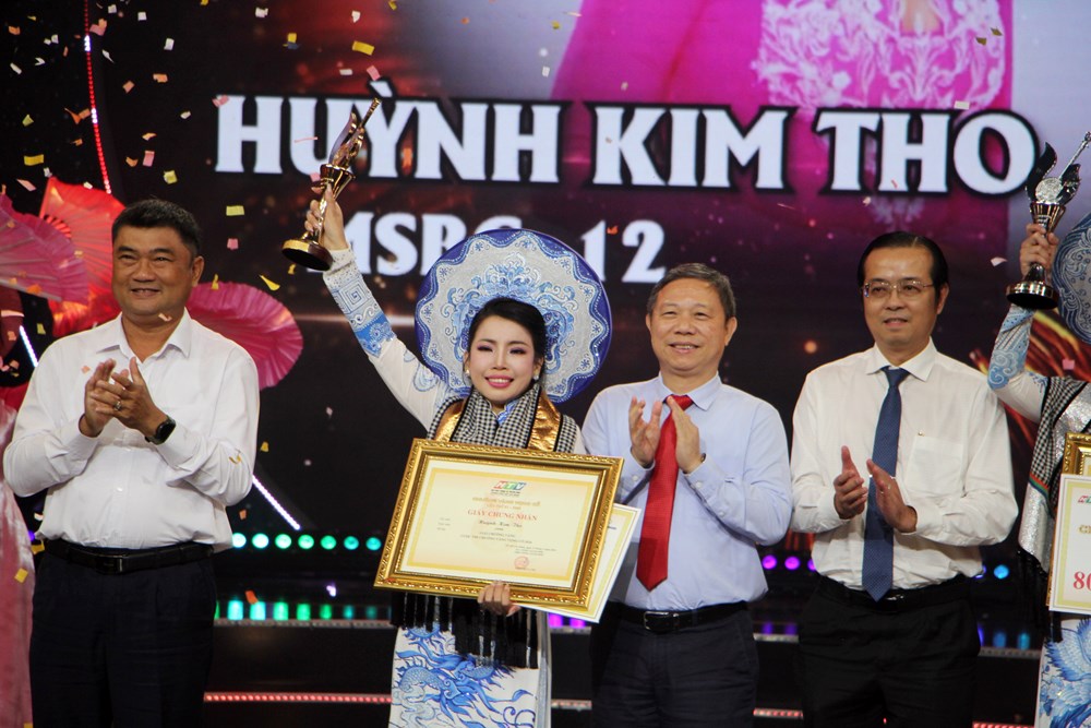 Huỳnh Kim Tho đoạt Chuông vàng vọng cổ 2026 - ảnh 7