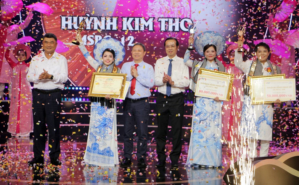 Huỳnh Kim Tho đoạt Chuông vàng vọng cổ 2026 - ảnh 1