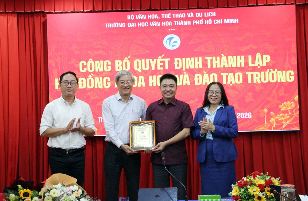 Trường ĐH Văn hóa TP.HCM ra mắt Hội đồng Khoa học và Đào tạo nhiệm kỳ mới - ảnh 4