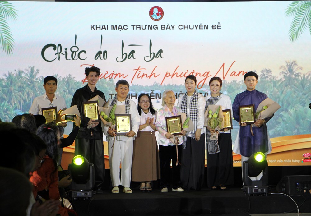 Bảo tàng Phụ nữ Nam Bộ kể chuyện chiếc áo bà ba - ảnh 1