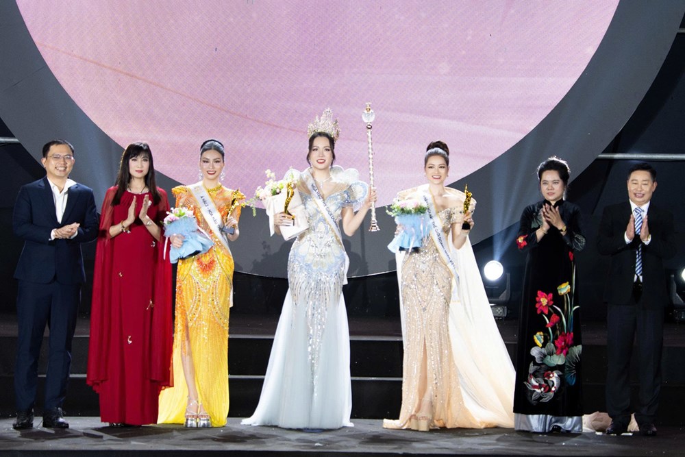 Bùi Thanh Vân đăng quang Hoa hậu Thế giới Doanh nhân Việt Nam 2026 ở tuổi 57 - ảnh 3