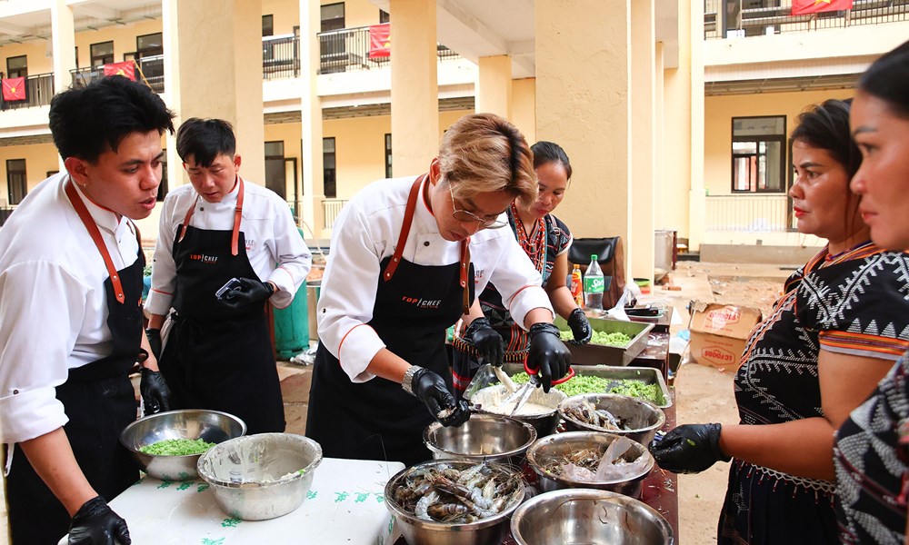 Trước chung kết, Top 5 Top Chef Việt Nam 2026 vượt khỏi căn bếp quen thuộc - ảnh 2