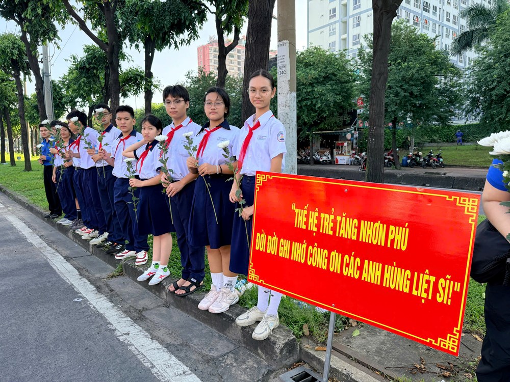 “Kính xin hương hồn các liệt sĩ hãy xem quê hương TP.HCM là nơi đất lành để yên nghỉ” - ảnh 7