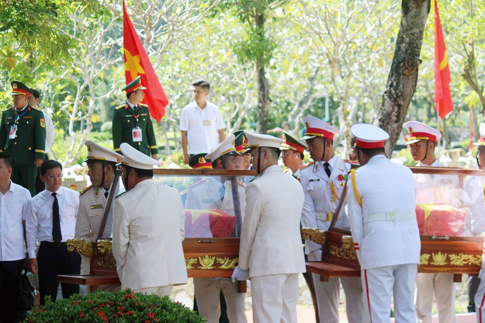 Thành kính tiễn đưa 731 Anh hùng liệt sĩ về nơi an nghỉ - ảnh 3